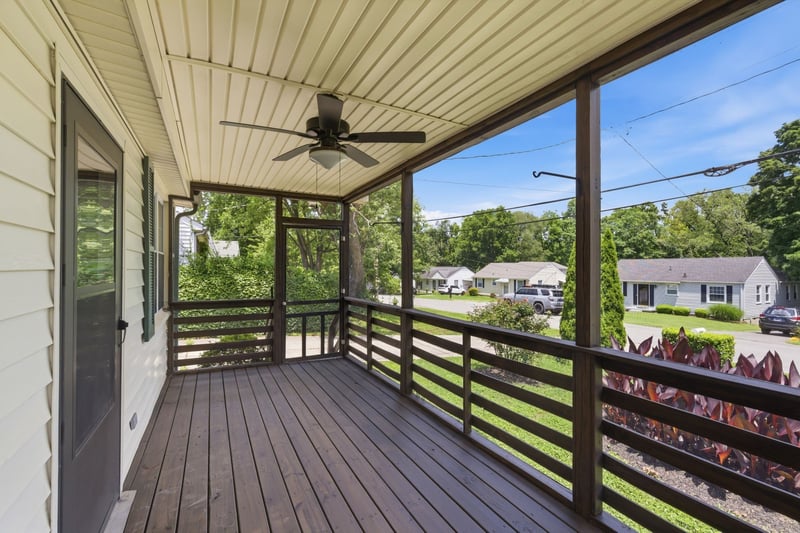 5615 Meadowcrest Ln, Nashville, TN 37209