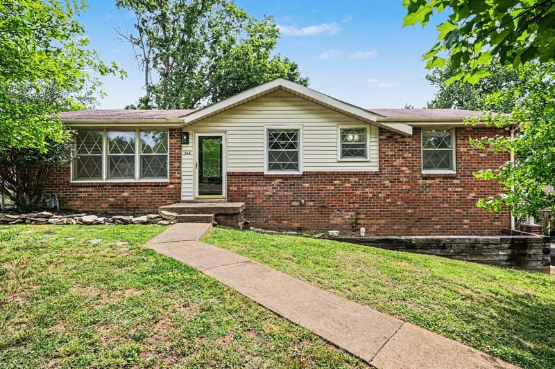 246 Sterling Rd, Hendersonville, TN 37075