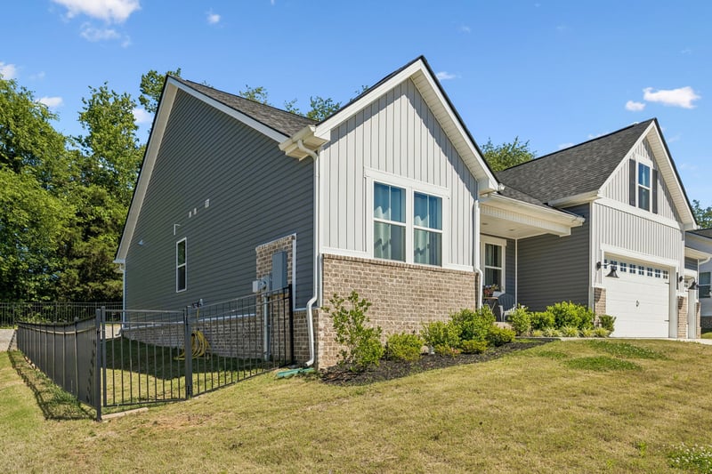3020 Fernwood Ln, Columbia, TN 38401