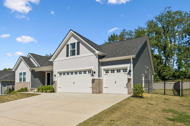 3020 Fernwood Ln, Columbia, TN 38401