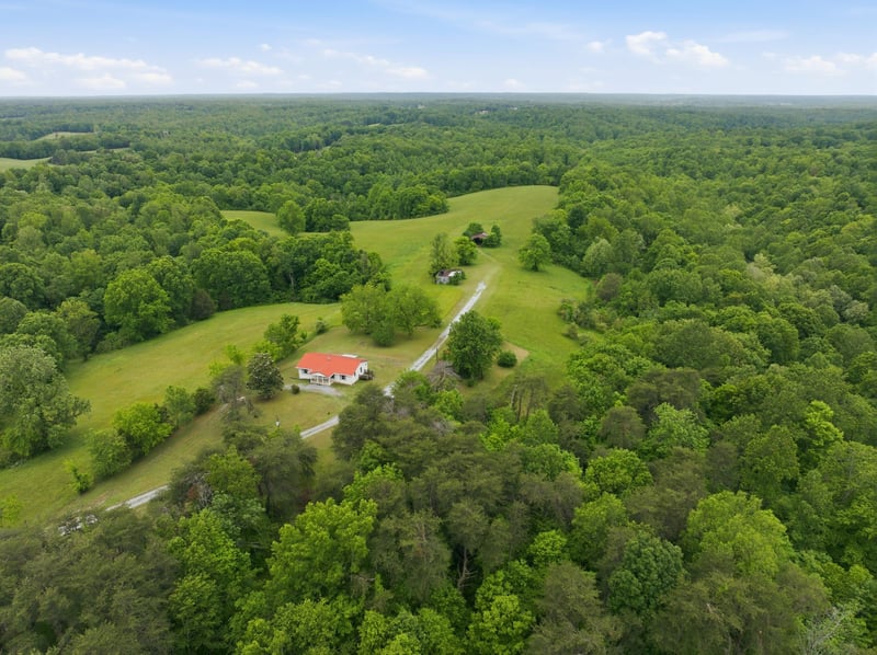 150 Mutt Rd, White Bluff, TN 37187