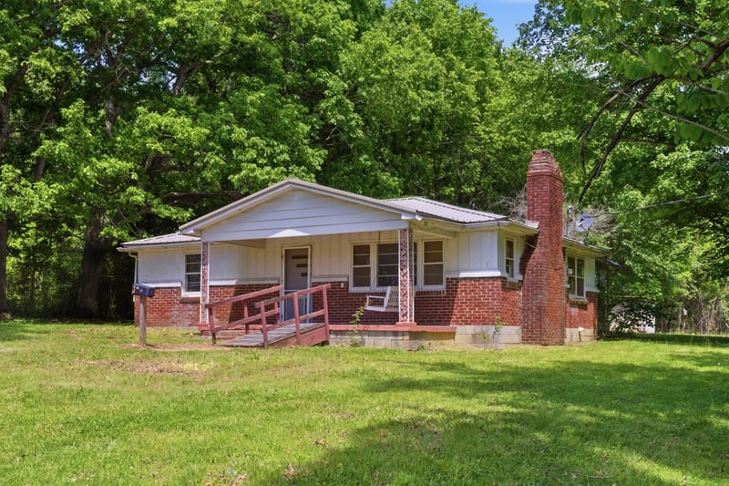 3962 Highway 70 , Dickson, TN 37055