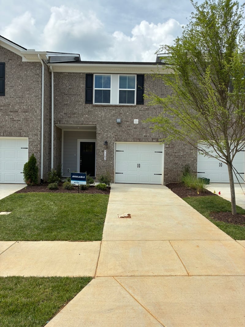 7162 Cedarcrest Ln, Fairview, TN 37062