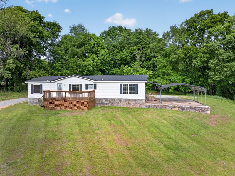 716 Canaan Rd, Columbia, TN 38401