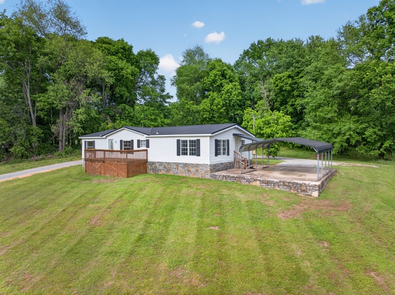 716 Canaan Rd, Columbia, TN 38401