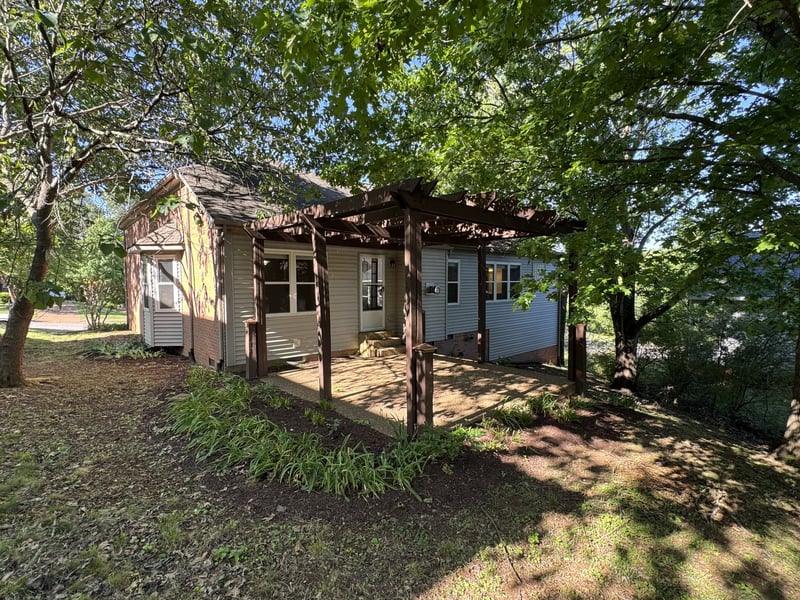 122 Mansker Park Dr, Hendersonville, TN 37075
