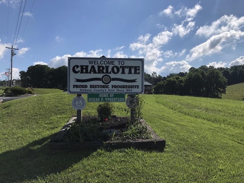 3604 Highway 48 , Charlotte, TN 37036