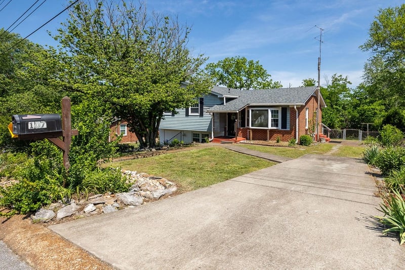 107 Gardendale Dr, Columbia, TN 38401