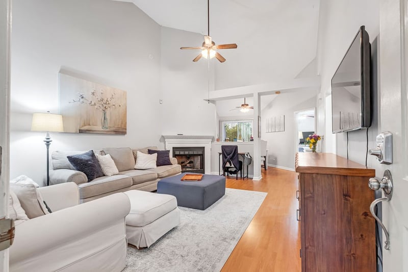 102 Oak Leaf Dr, Hendersonville, TN 37075