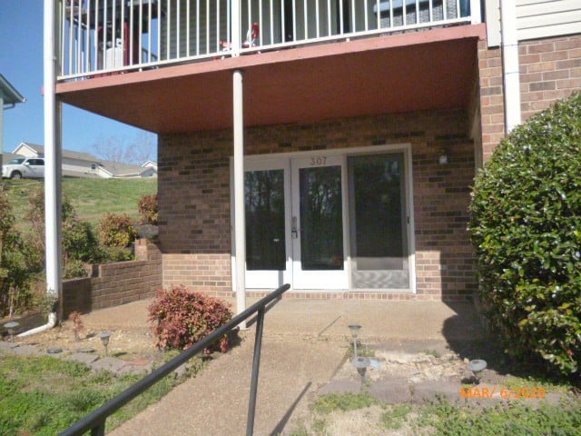 307 Village Ln, Dickson, TN 37055