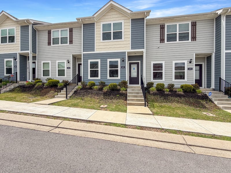 107 David Bolin Dr, La Vergne, TN 37086