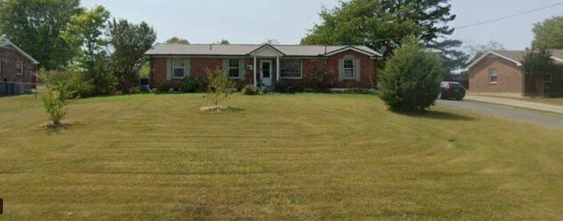 2202 Lynwood Dr, Greenbrier, TN 37073