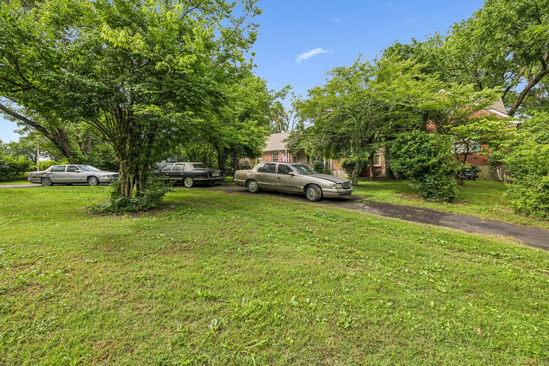 1112 Neelys Bend Rd, Madison, TN 37115