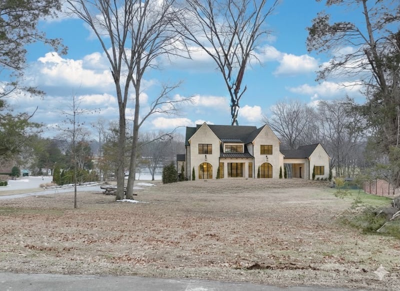 220 Bluegrass Dr, Hendersonville, TN 37075
