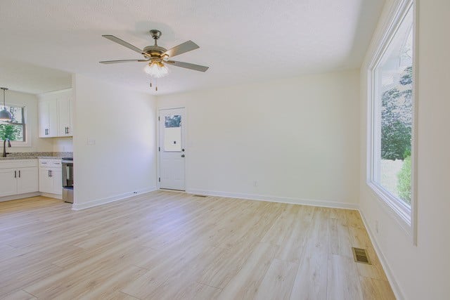 420 Wilkinson Ln, White House, TN 37188