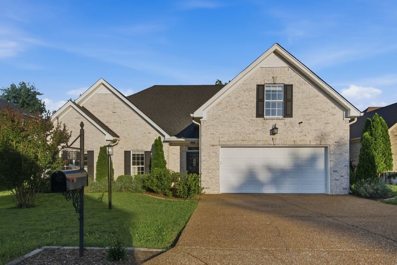 913 Leblanc Ct, Nashville, TN 37221