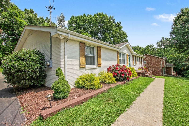 604 Dorothy Dr, Goodlettsville, TN 37072