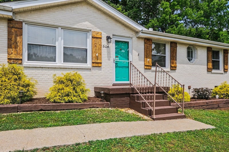 604 Dorothy Dr, Goodlettsville, TN 37072