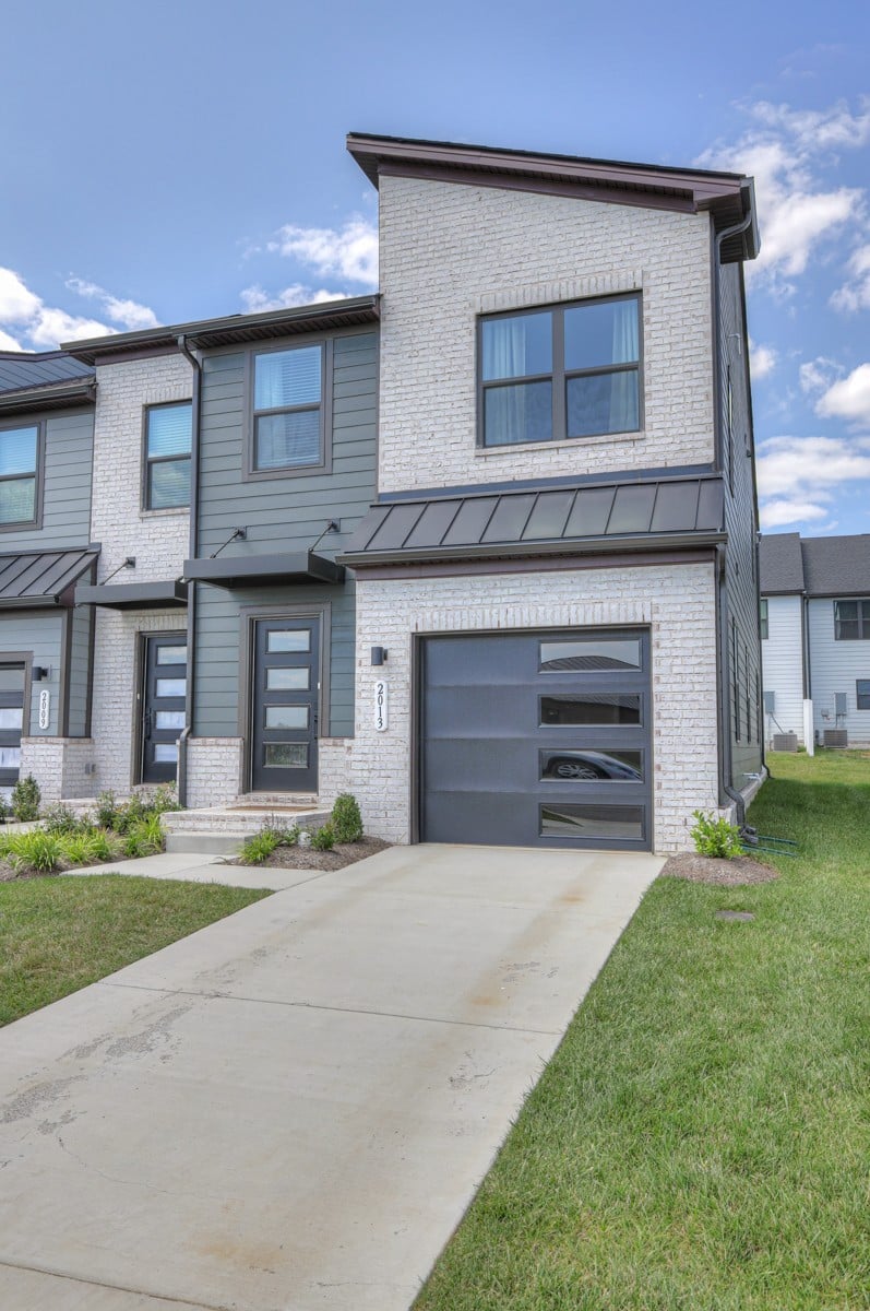 2013 Walnut Ln, Gallatin, TN 37066