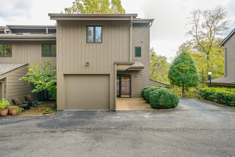 767 Harpeth Trace Dr, Nashville, TN 37221