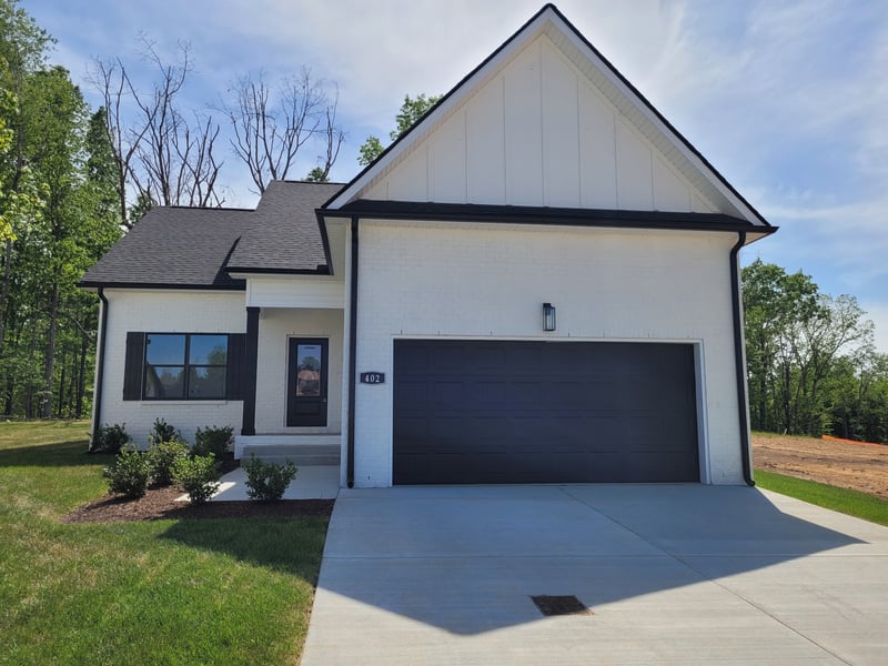 402 Cottage Ln, Dickson, TN 37055