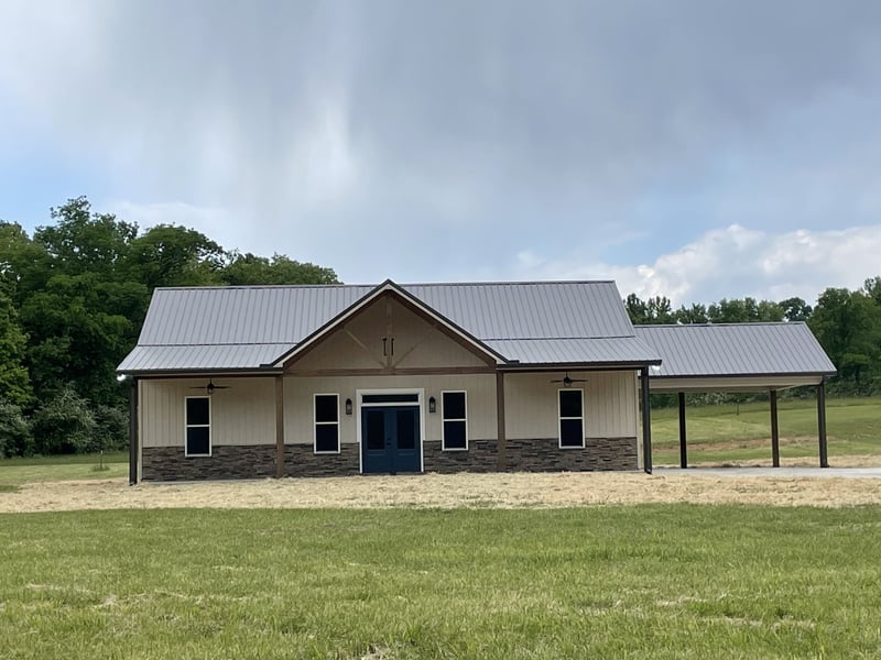682 E Piney Rd, Dickson, TN 37055