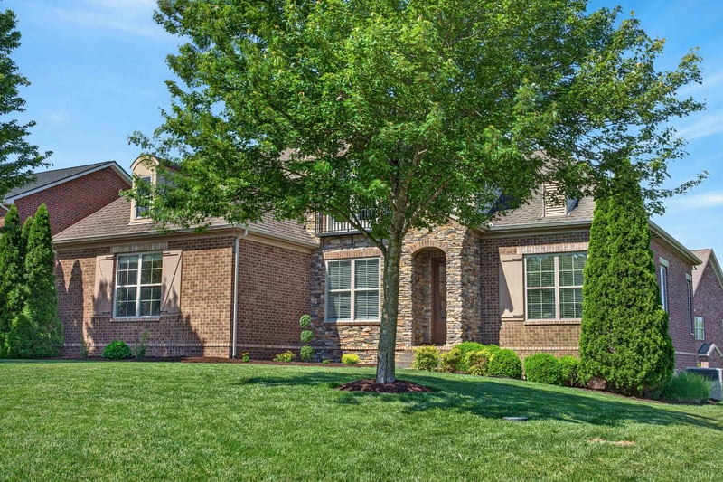 1004 Avery Trace Cir, Hendersonville, TN 37075