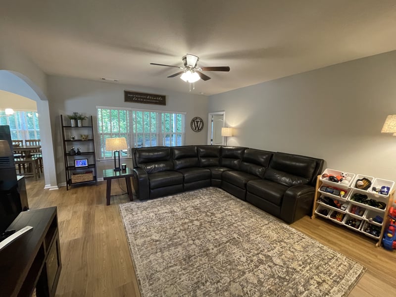 548 Smoky Mountains Dr, Gallatin, TN 37066
