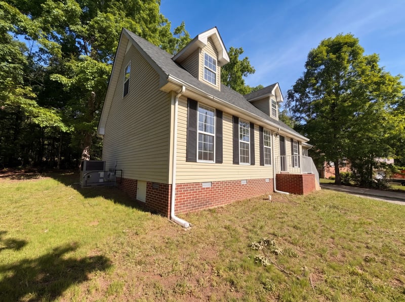 135 Silver Leaf Cir, Dickson, TN 37055