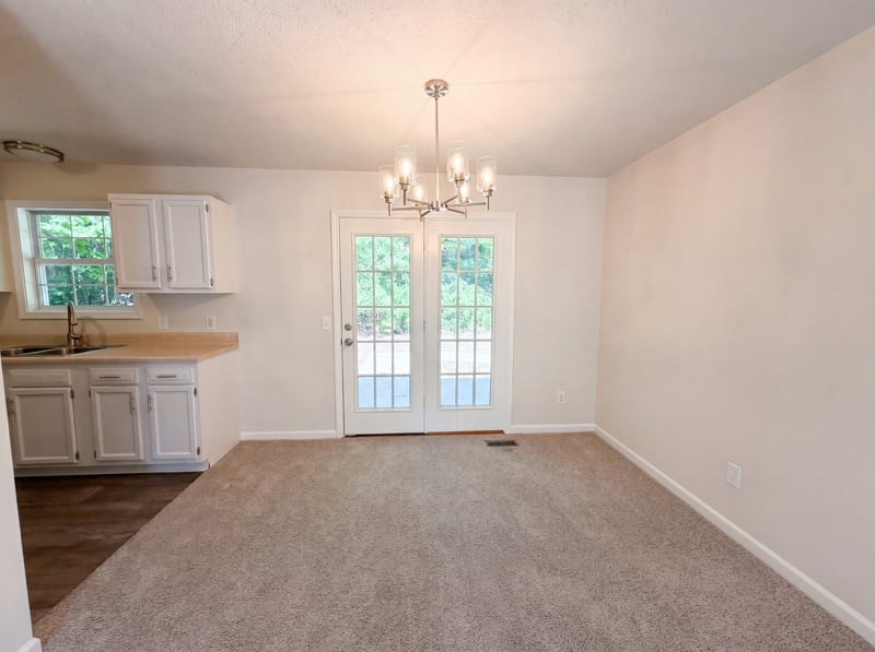 135 Silver Leaf Cir, Dickson, TN 37055