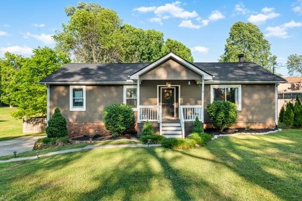 504 Lookout Dr, Columbia, TN 38401