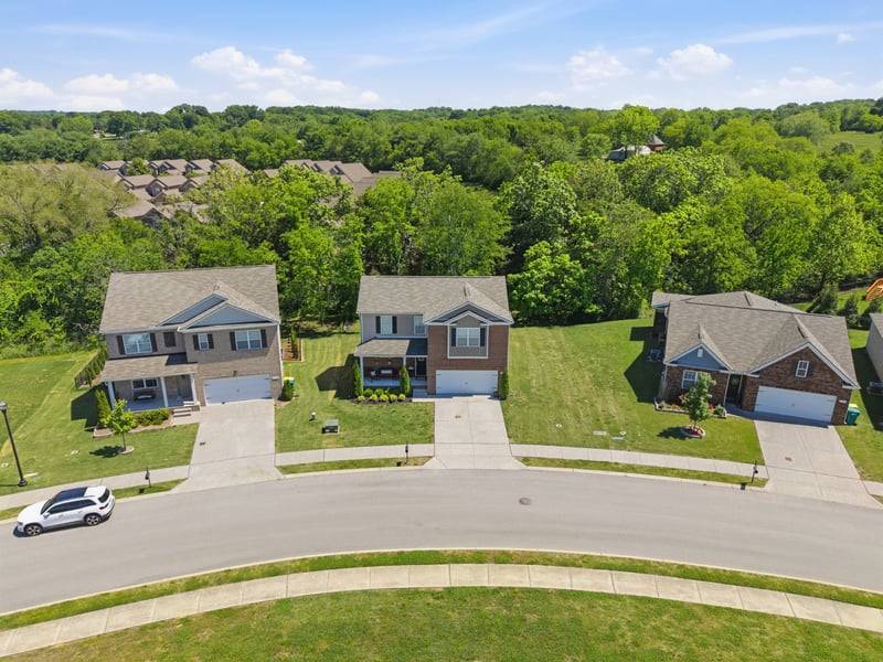 7005 Belmont Dr, Spring Hill, TN 37174