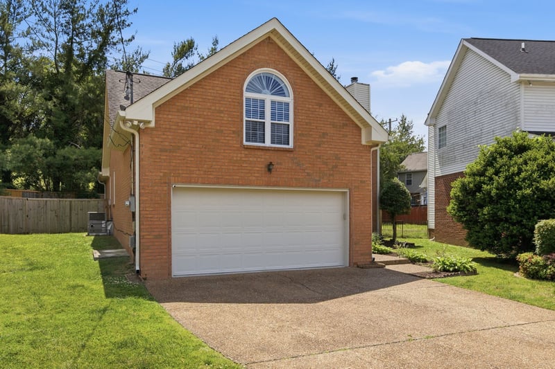 708 Brent Glen Pl, Nashville, TN 37211