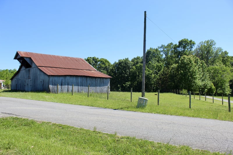 7180 Hall Rd, Greenbrier, TN 37073