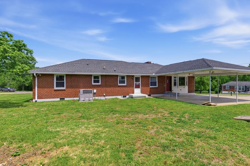 900 Saunders Ave, Madison, TN 37115