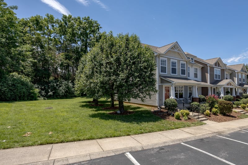 682 Flintlock Ct, Nashville, TN 37217