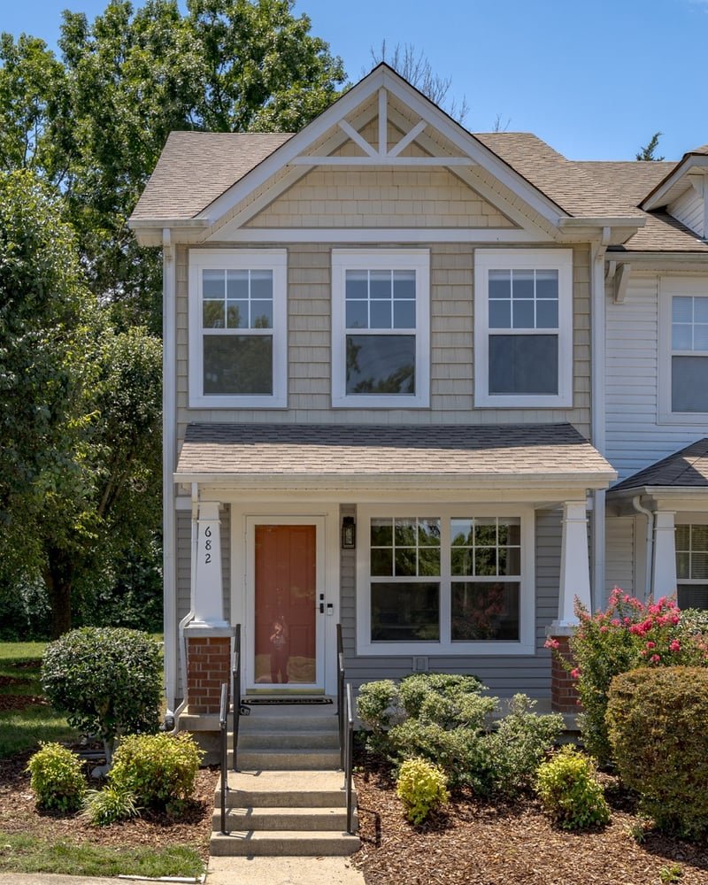 682 Flintlock Ct, Nashville, TN 37217