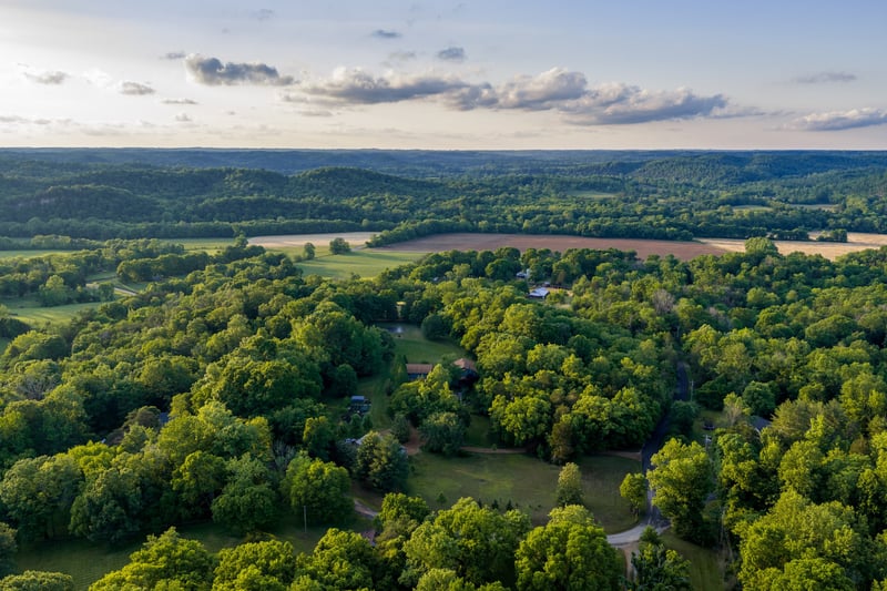 1098 Fred Gibbs Rd, White Bluff, TN 37187