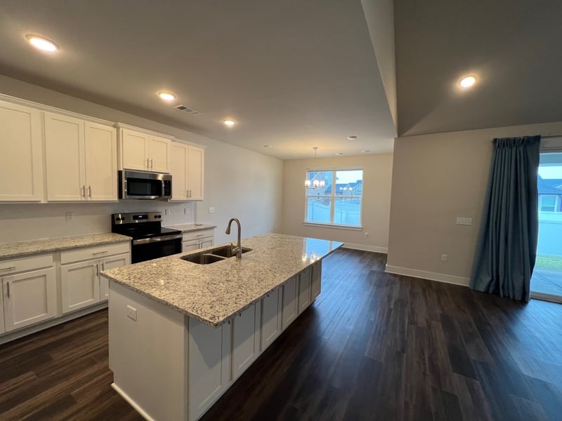 2402 Blue Heron Dr, Murfreesboro, TN 37128