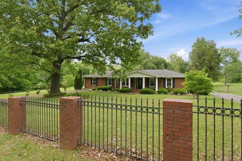 4449 Washington Rd, Greenbrier, TN 37073