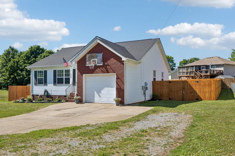1328 Peachtree St, Murfreesboro, TN 37129
