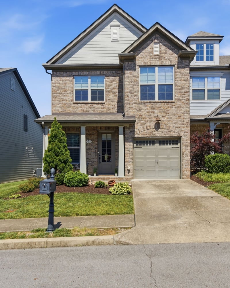 1437 Channing Dr, Thompsons Station, TN 37179