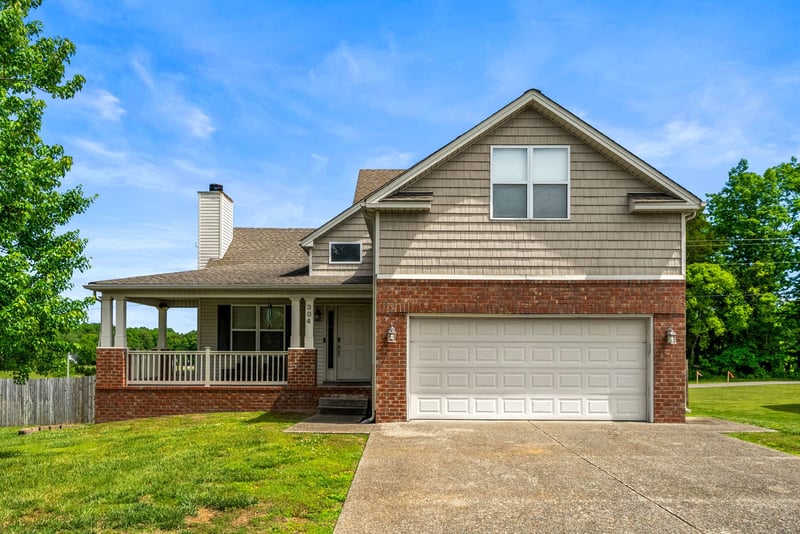 304 W Winterberry Trl, White House, TN 37188