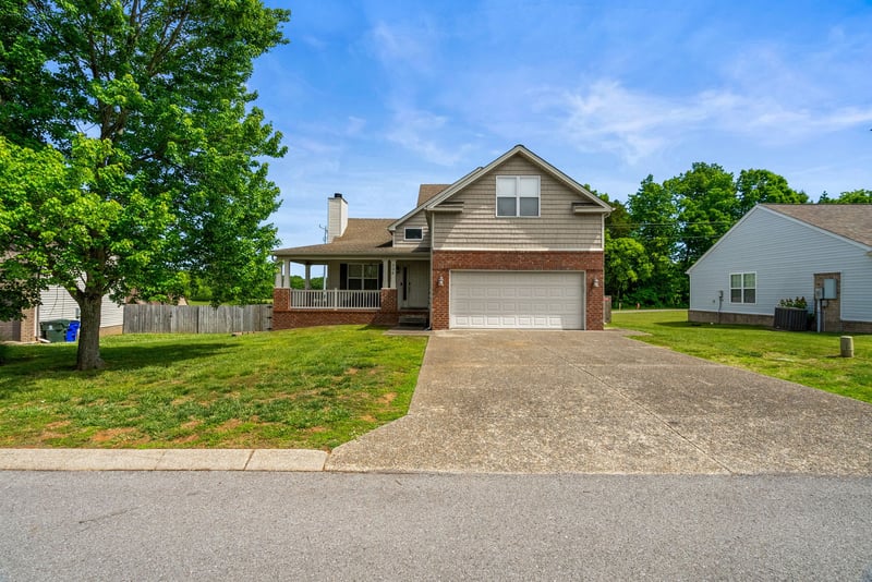 304 W Winterberry Trl, White House, TN 37188