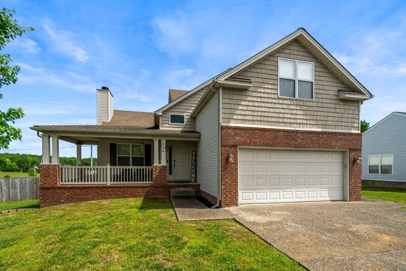 304 W Winterberry Trl, White House, TN 37188