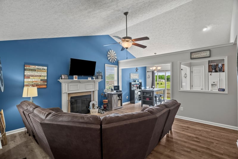 304 W Winterberry Trl, White House, TN 37188