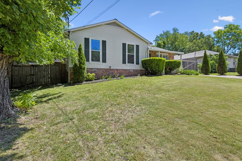 4950 Barella Dr, Antioch, TN 37013