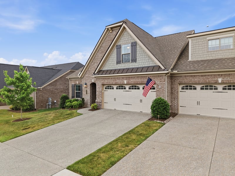 1043 Callaway Dr, Lebanon, TN 37087