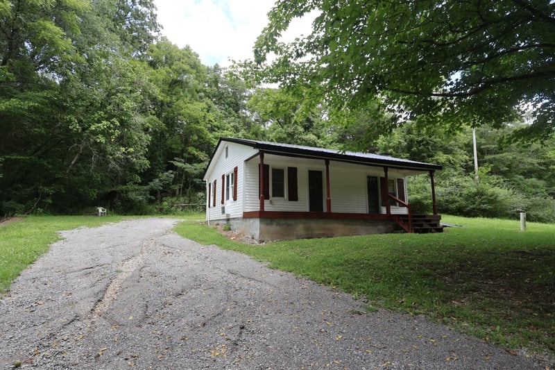 210 Rawls Creek Rd, Gordonsville, TN 38563