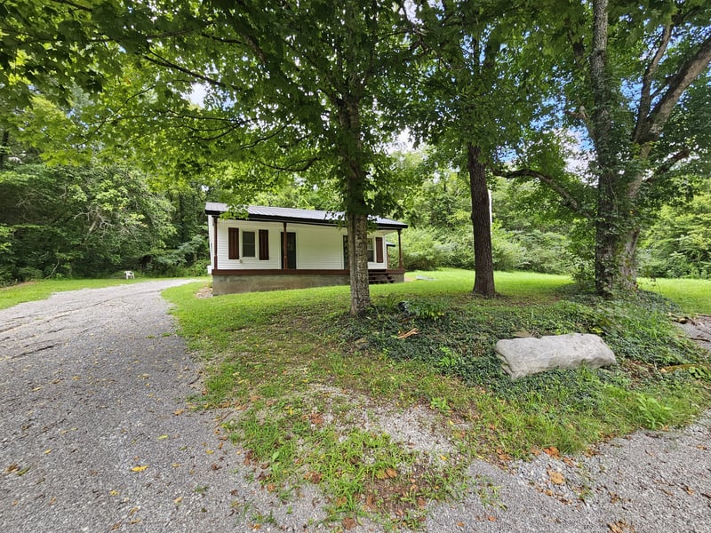 210 Rawls Creek Rd, Gordonsville, TN 38563